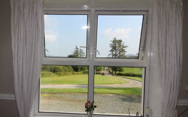 Alcorn's farmhouse 10 mins from beach