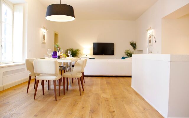 Leonardo's Apartments