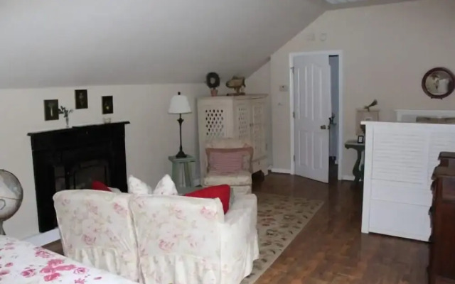 Hope and Glory Inn and Vineyard