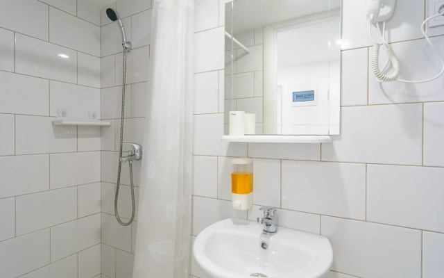 Вокруг света на улице Гончарная