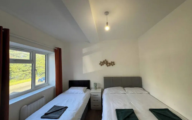 Charming Wallington Apartment With Hot Tub