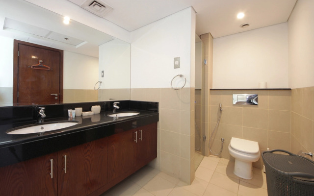 Spacious Two Bedroom in 8 Boulevard Walk