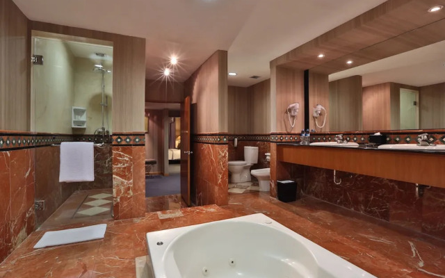 Ritzy Hotel Manado