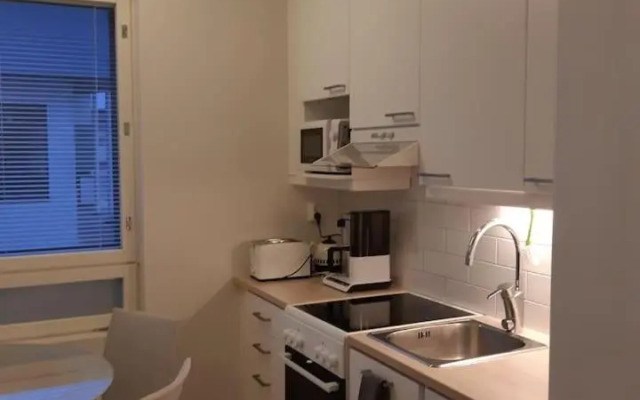 Pieni moderni saunallinen kaksio keskustan lähellä