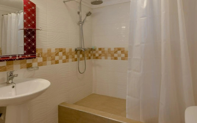 Hotel Raha Tower