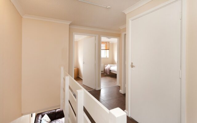 Longlyn 3 bedroom apartment