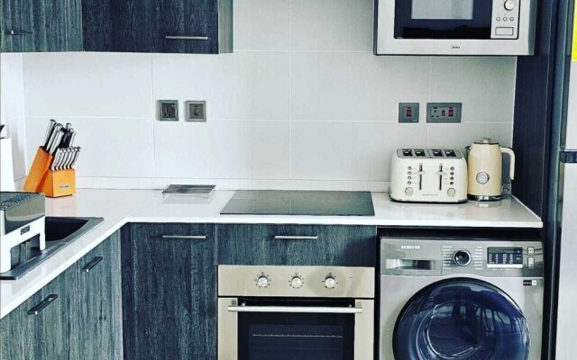 Ebs Legend Lennox Apartment