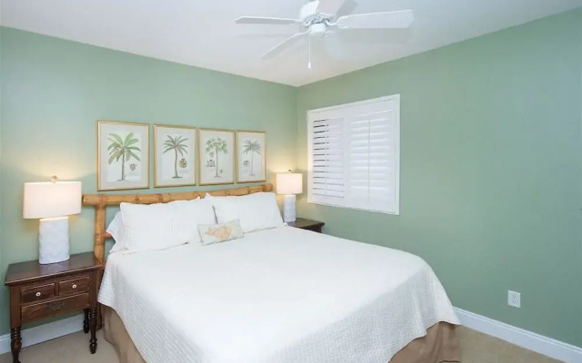 Broadmoor 402 by RedAwning