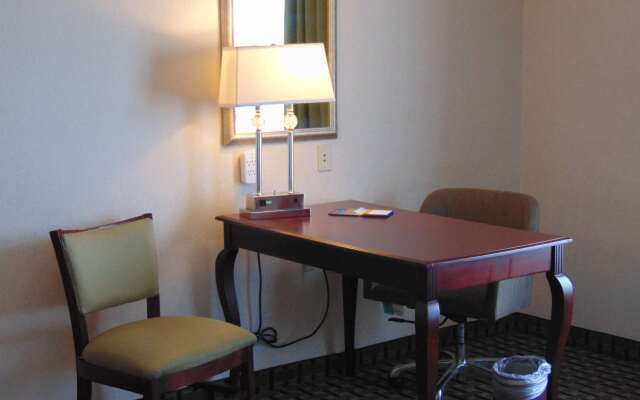 Hampton Inn & Suites Cleveland Mentor