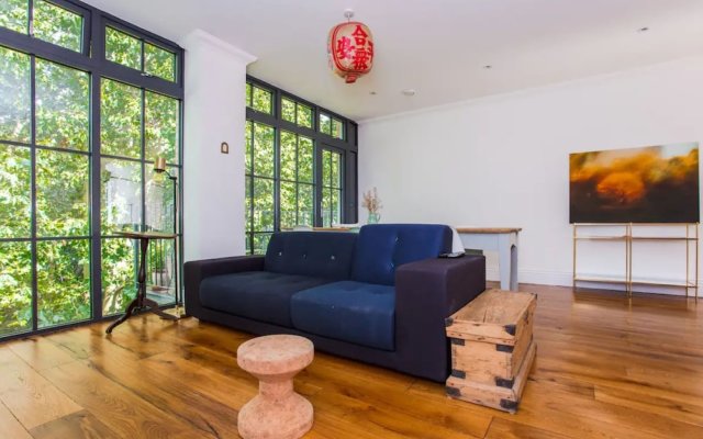 Cosy 2 Bedroom Apartment With Great Outdoor Balcony