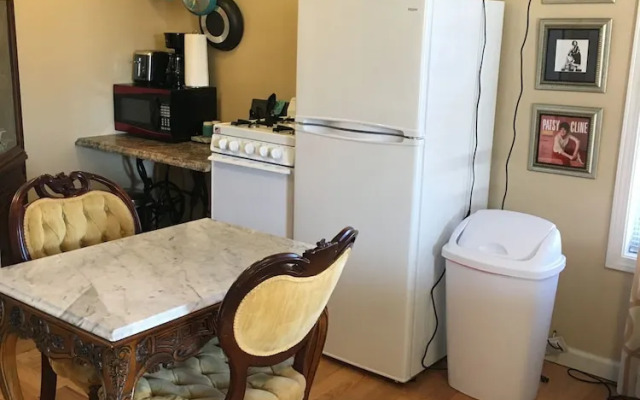 Country Music B&B Studios