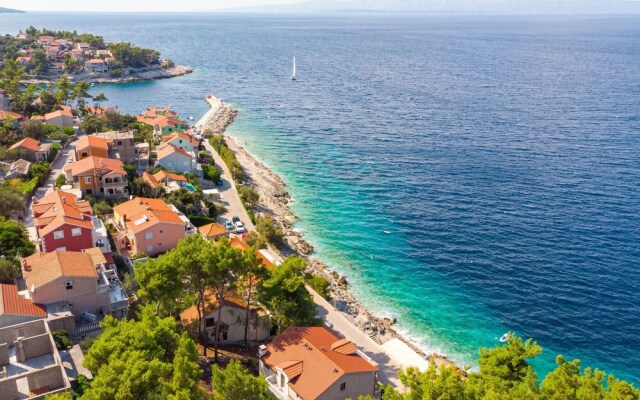 Beautiful Home in Prigradica With Wifi and 7 Bedrooms