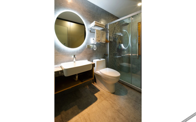 Ershixiong Inn (Zhuhai Chimelong Tourist Resort Store)