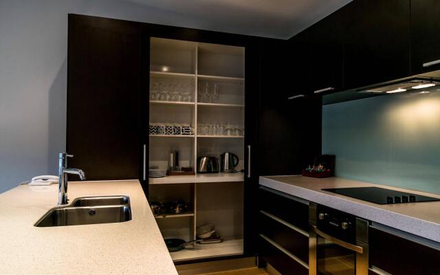 Seaview Waterfront Apartments