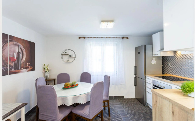 Apartments Lidija - see view with private hot tub and split level apartment with garden