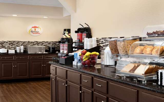 Super 8 by Wyndham Gulfport Biloxi Airport