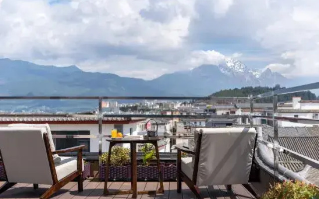 Lijiang Old Town Daheng Garden Hotel (Walmart)