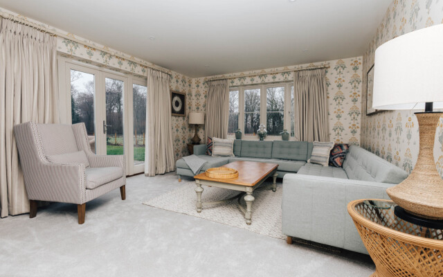 Hayward House, Hot Tub, Large Garden
