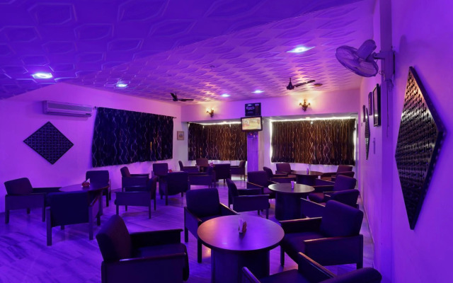 Sri Aarvee Hotels