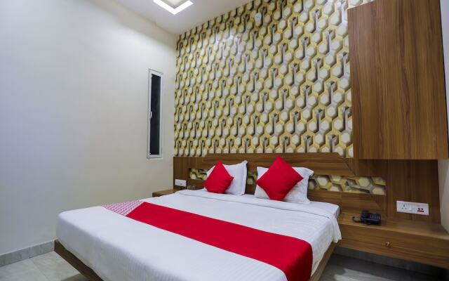 OYO 16163 Hotel Shri Hari