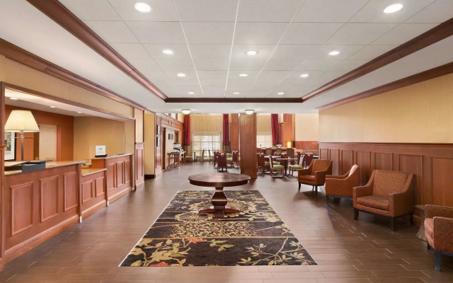 Hampton Inn & Suites Williamsburg Historic District