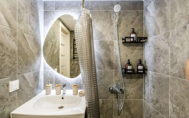 Метры в центре на улице Марата 34