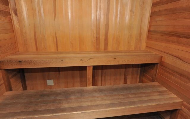 Relaxing Beachfront Oasis