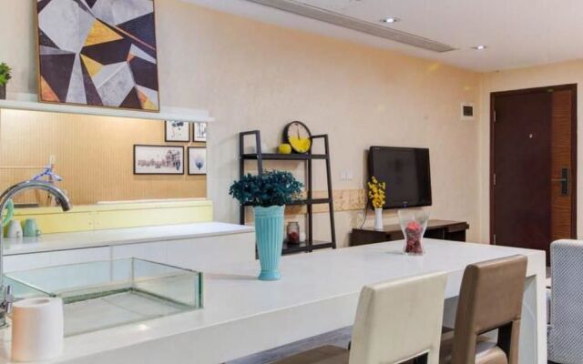 Big Hero Apartment Hotel (Shenzhen Futian Port)