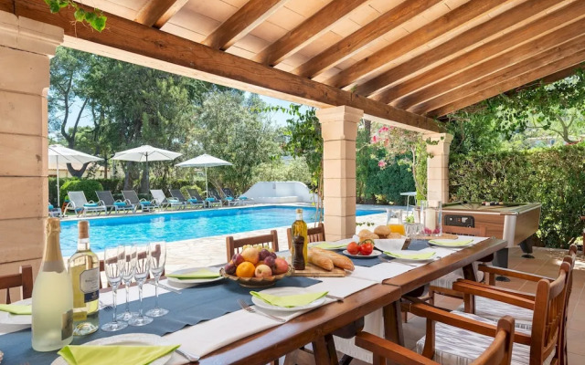 Villa Can Toni in Port de Pollen a