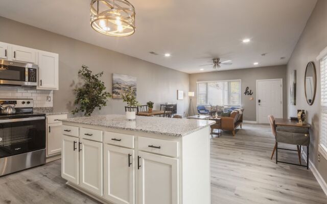 Newly renovated 4BR CozySuites