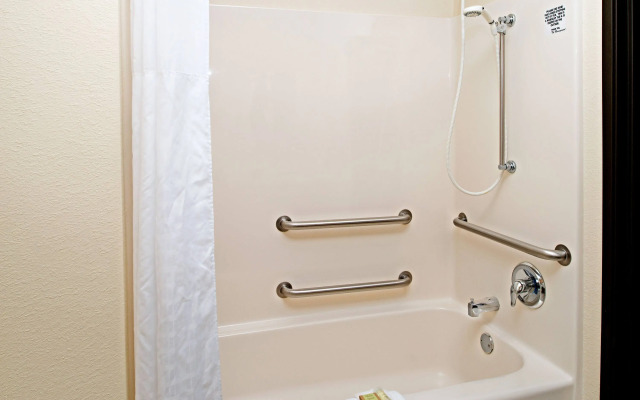 Days Inn By Wyndham Carlsbad
