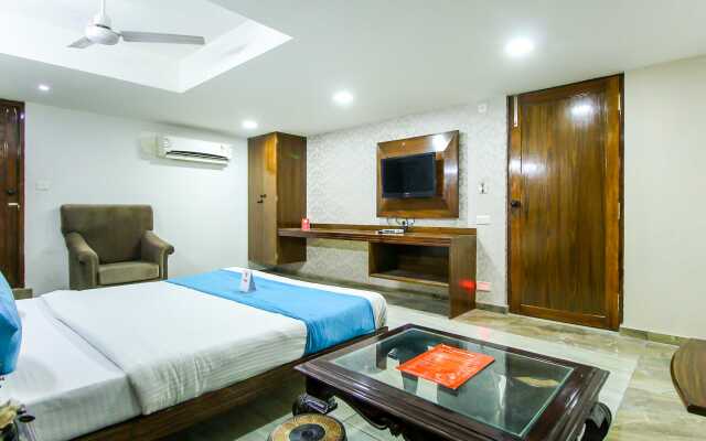OYO 893 Hotel Seven