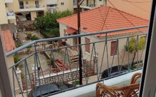 Thanasis' apartments Β1