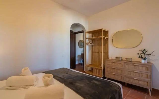 Seaside Retreat for 9 Guests