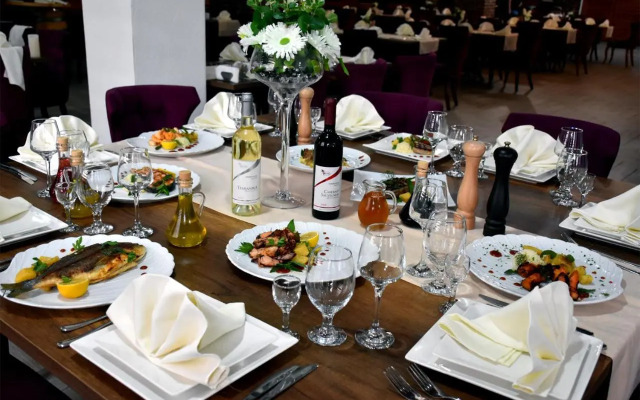 Hotel and winery LOZAR