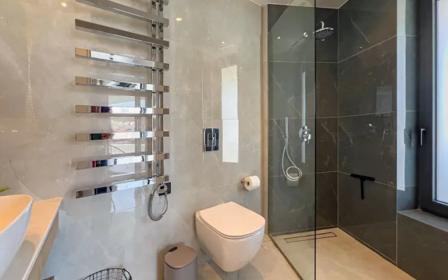 Bella Casa - Newly Built Designer Villa