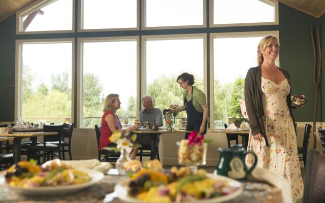 Country Willows Inn and Estate