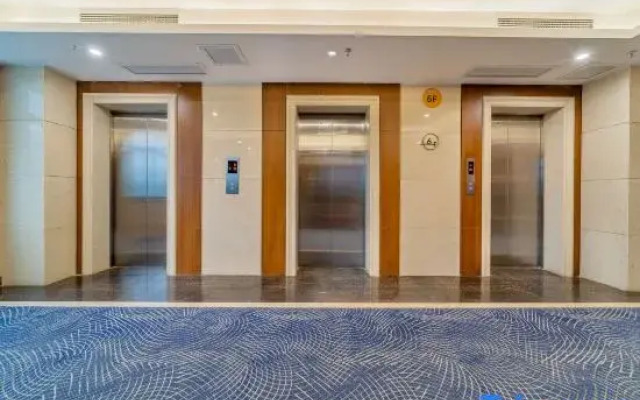 Starway Hotel (Chongqing Sanya Bay Metro Station Store)