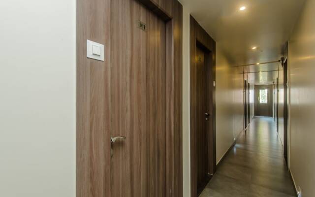 OYO 13857 Hotel Imperial