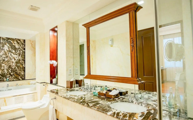 The Sunan Hotel Solo