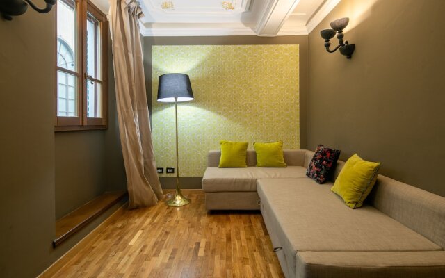 Uffizi Romantic Flat by Mmega
