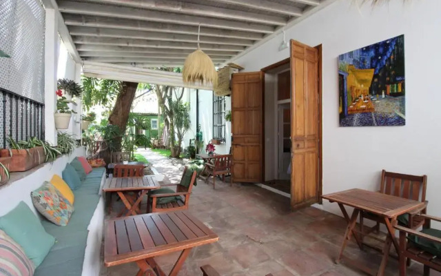 Las Acacias Hostal Restaurante