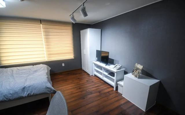 BLUEHUM Guesthouse - Hostel