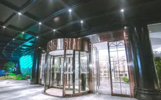 Shiny Hotel