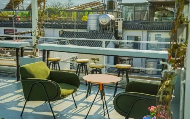 Dali Tophood Hotel (Erhaimen Gate, Dali Ancient Town)