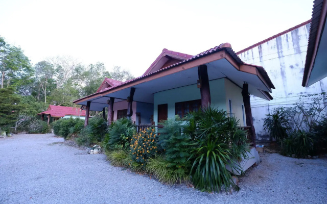 Pum and Plam Homestay Resort