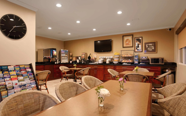 Best Western The Inn & Suites Pacific Grove