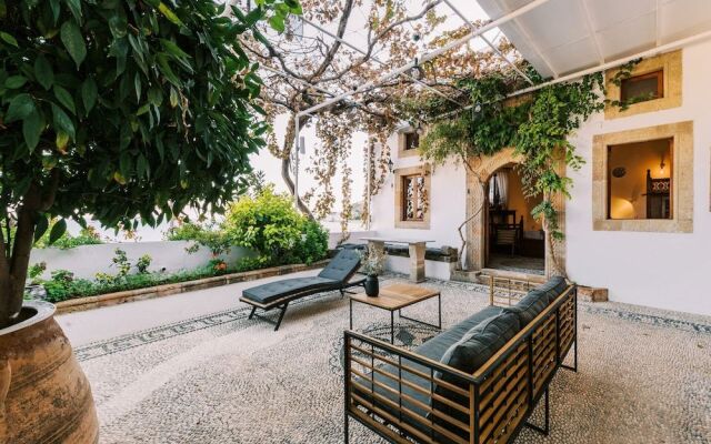 Arte Lindos Villa