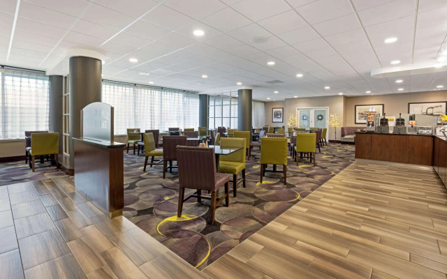 La Quinta Inn & Suites by Wyndham Tacoma - Seattle