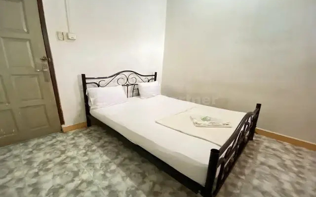 Hotel California Mitra RedDoorz